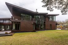 Дом на лесном участке в Бенилюксе