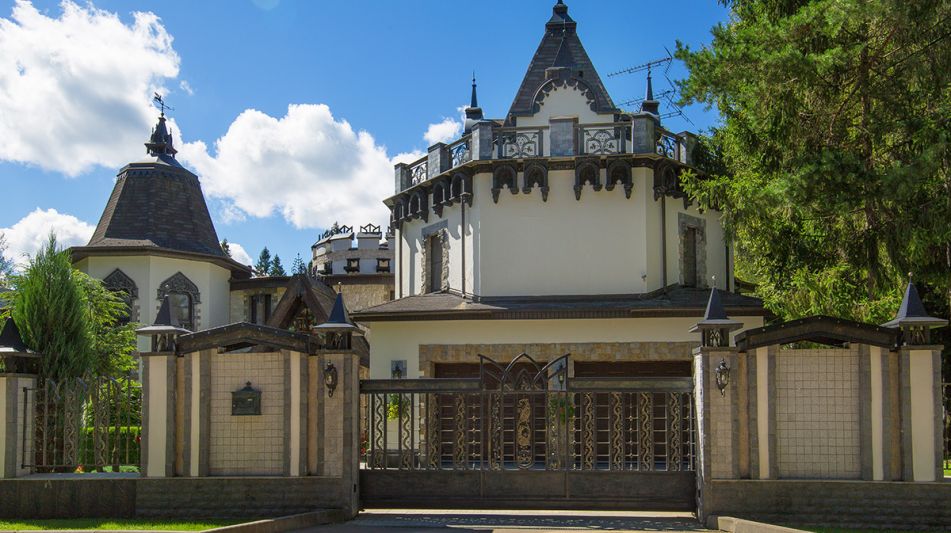 Дом - Замок для жизни в Троицком