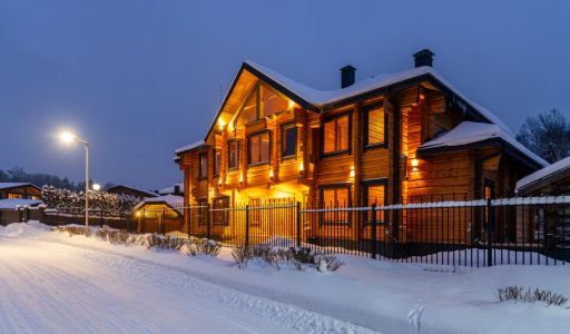 Дом из кедрового лафета в Авроре