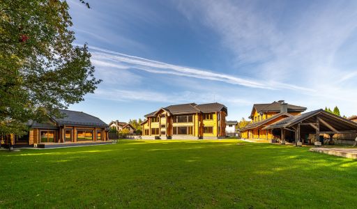 Дом из кедрового лафета в Авроре