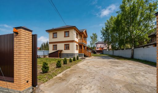 Дом в Базарово