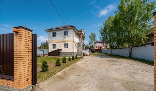 Дом в Базарово