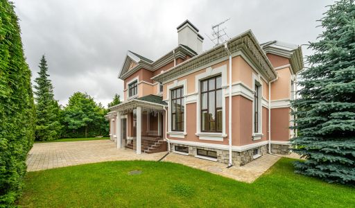 Дом с баней в КП Грин Хилл