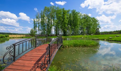 Вилла на берегу в поселке Пестово