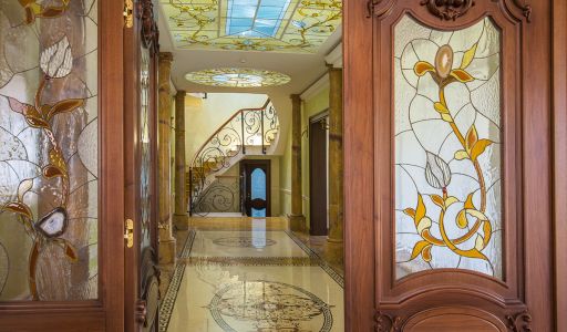 Вилла на берегу в поселке Пестово