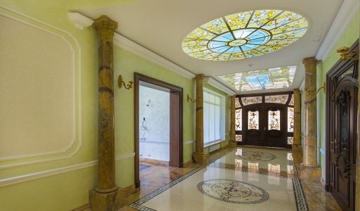 Вилла на берегу в поселке Пестово