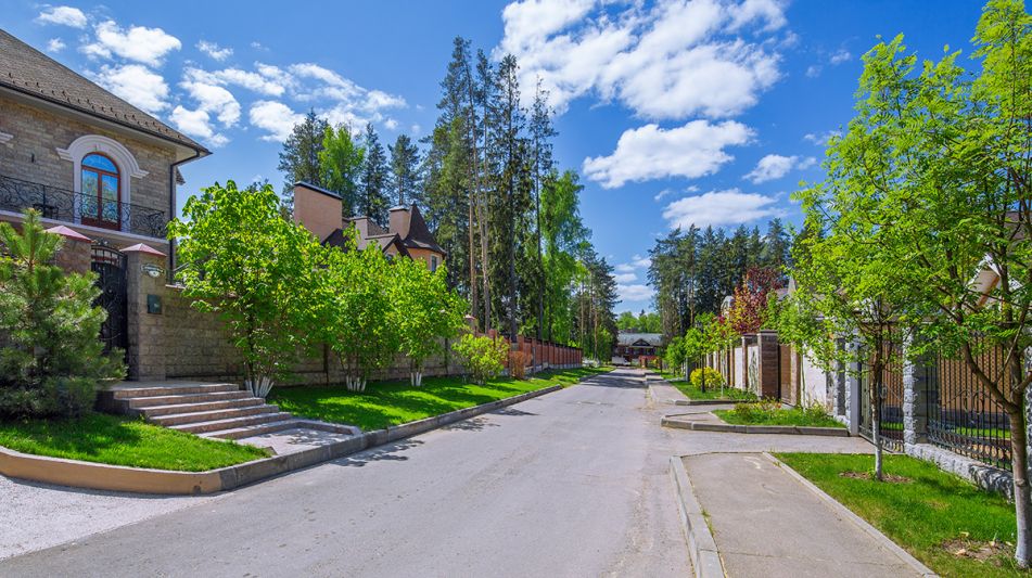 Дом под отделку в поселке Дубрава