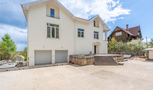 Дом в п Большая Черная