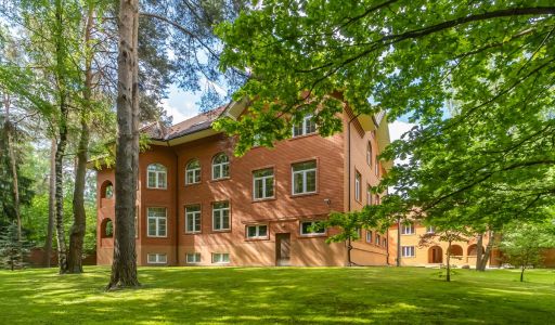 Загородная усадьба в Троицком