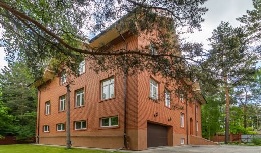 Загородная усадьба в Троицком