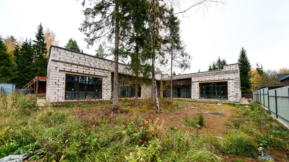 Дом без отделки в поселке Топаз