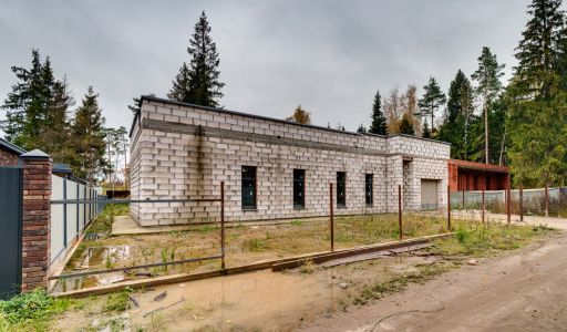 Дом без отделки в поселке Топаз
