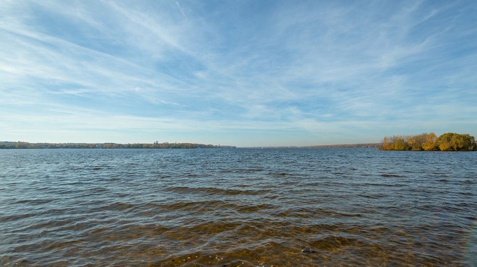 Участок рядом с водой в Витенево