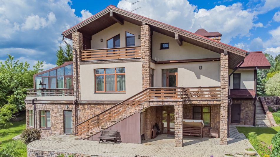 Дом у воды в КП Пестовская Гавань