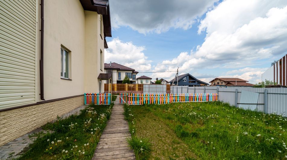 Просторный дом в КП Смартвилль