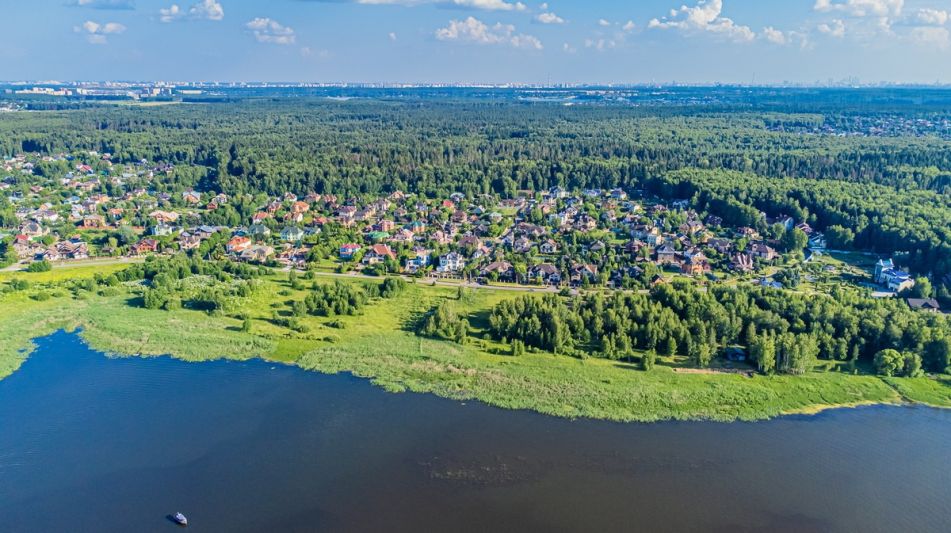 Участок в КП Пяловский