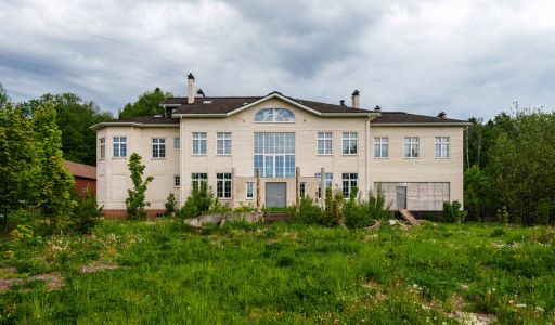 Усадьба в поселке Аврора