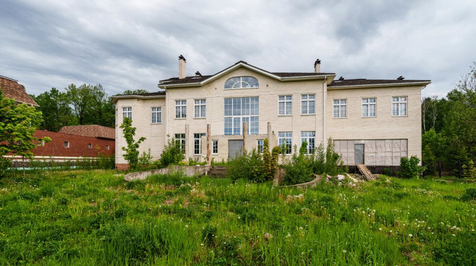 Усадьба в поселке Аврора