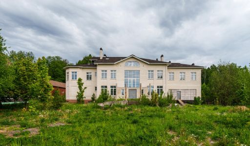 Усадьба в поселке Аврора