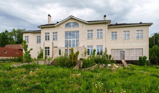 Усадьба в поселке Аврора