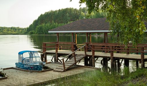 Дом на берегу Рыбинского водохранилища