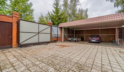 Дом в деревне Беляниново