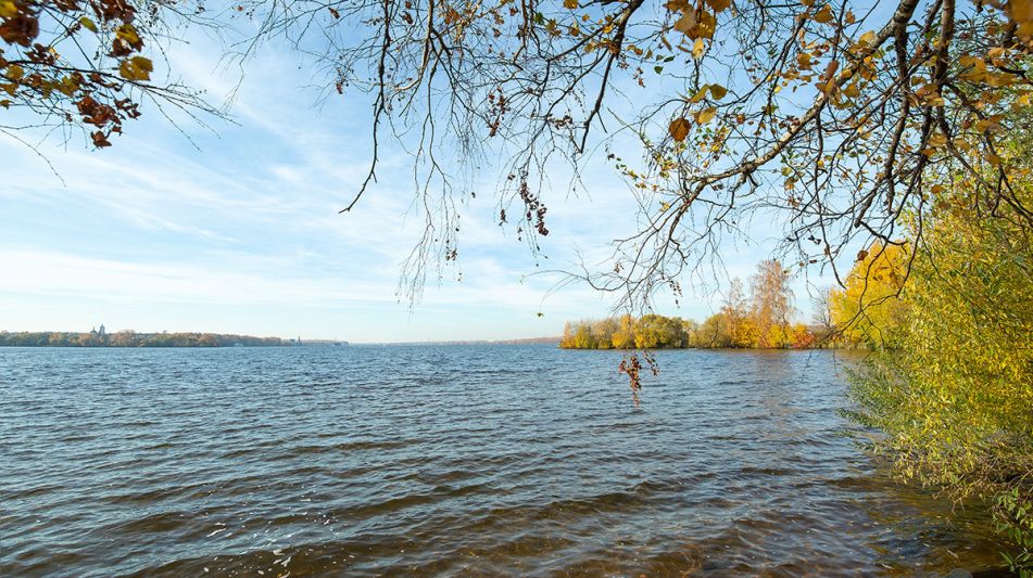 Участок рядом с водой в Витенево