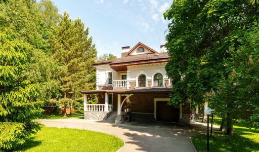 Дом у леса в КП Лазурь