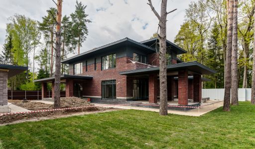 Дом у леса в Новогорске