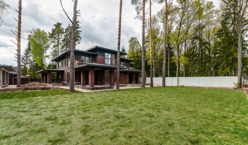 Дом у леса в Новогорске