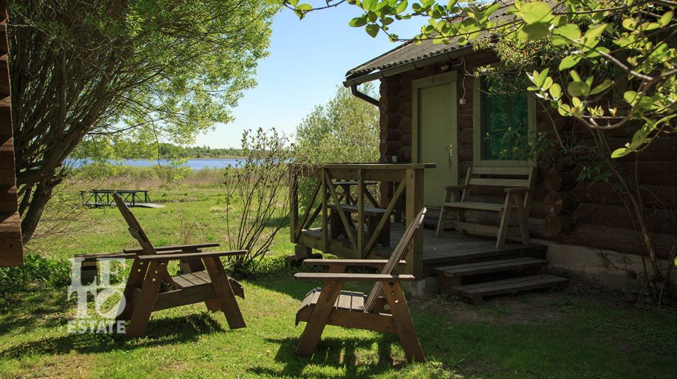 База отдыха на озере Селигер