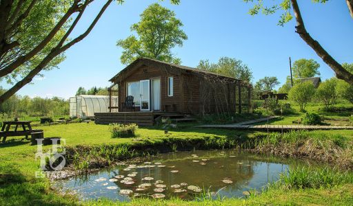 База отдыха на озере Селигер