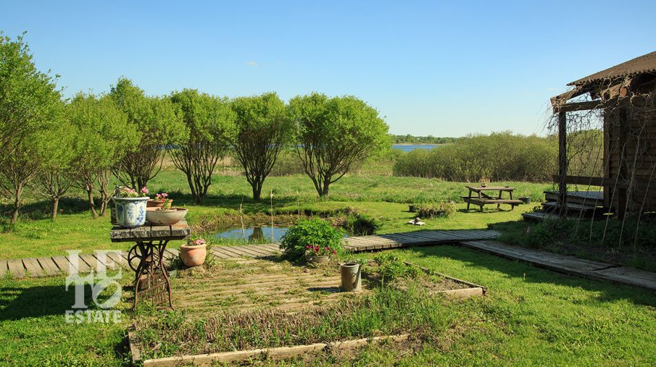 База отдыха на озере Селигер