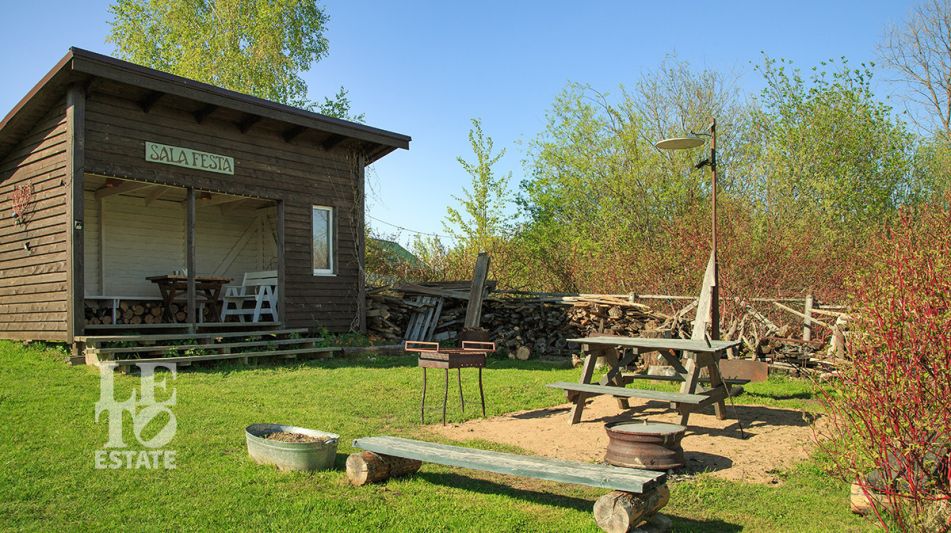 База отдыха на озере Селигер