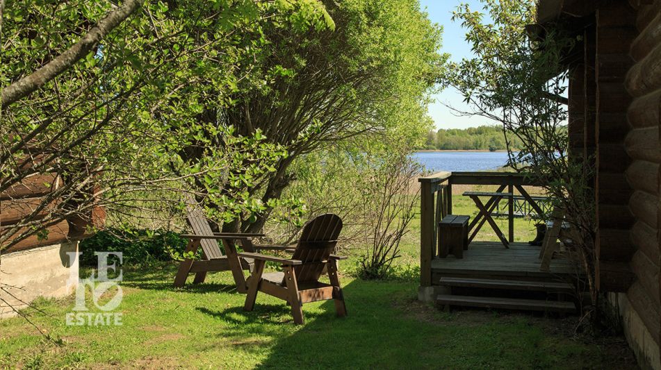 База отдыха на озере Селигер