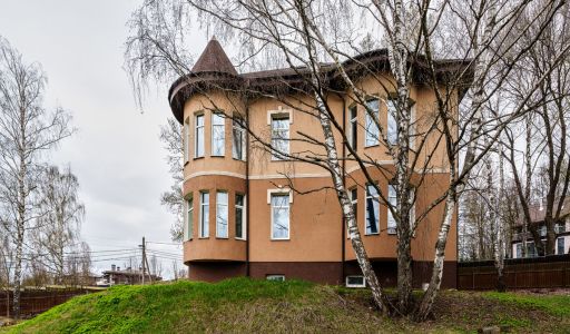 Дом с видом на воду в Славино