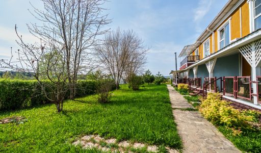 Парк-отель на берегу Волги