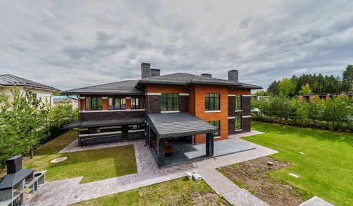 Дом под отделку в Ренессанс Парке