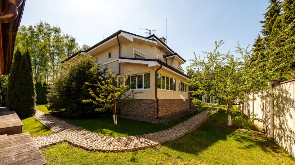 Дом с баней в КП Старвиль