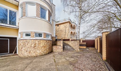 Дом с видом на озеро в Подрезково