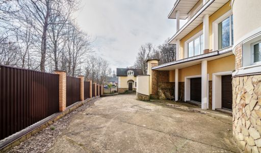 Дом с видом на озеро в Подрезково