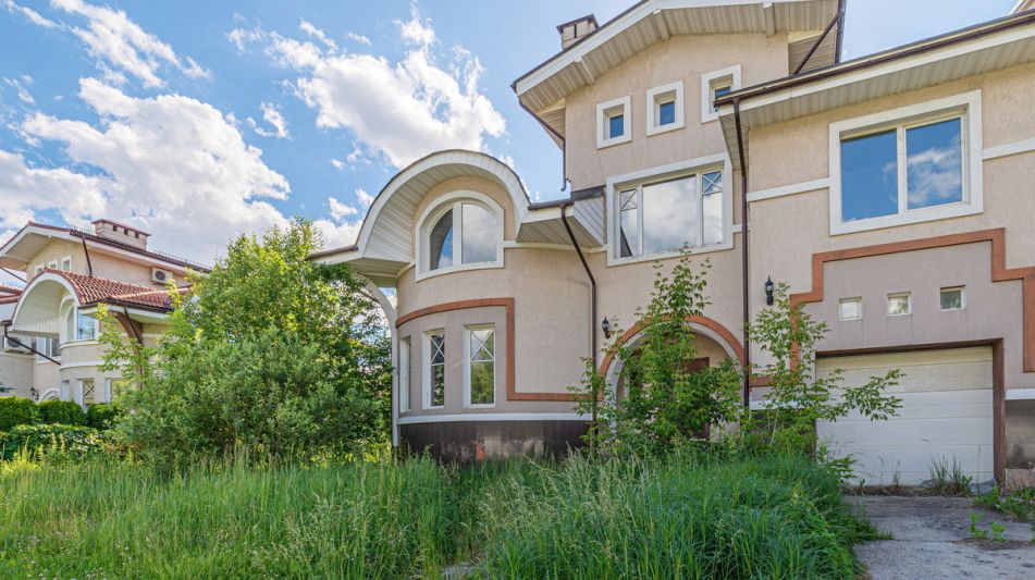 Торцевой таунхаус в КП Старвиль