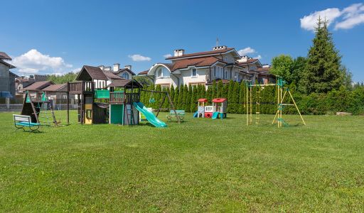 Торцевой таунхаус в КП Старвиль