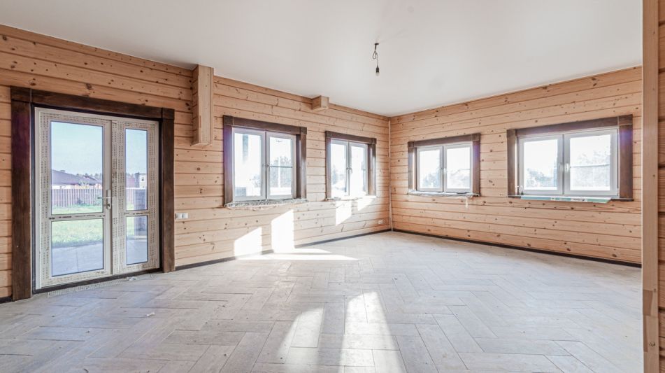 Дом с отделкой в Некрасовском