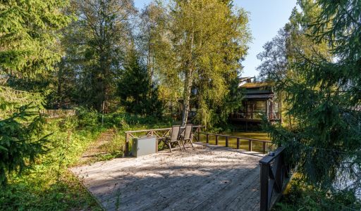 Дом у озера в КП Живописный