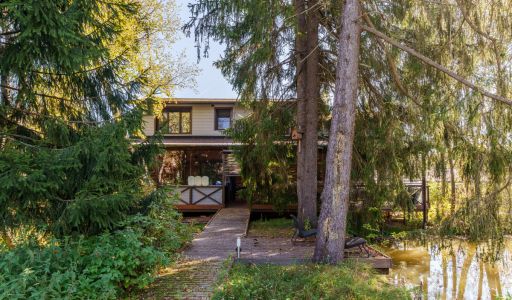 Дом у озера в КП Живописный