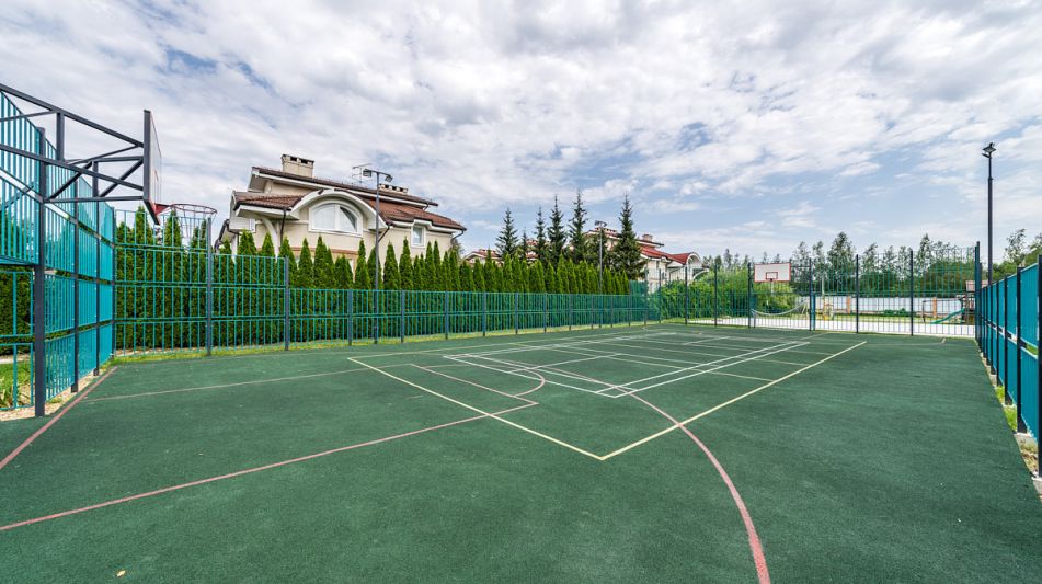 Дом с бассейном в КП Старвиль