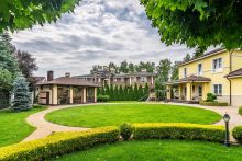 Дом с бассейном в КП Старвиль