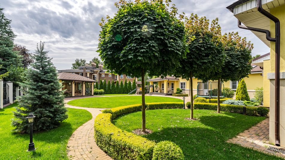 Дом с бассейном в КП Старвиль