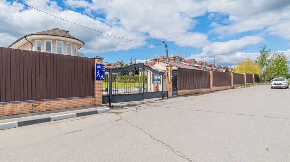 Дом с бассейном в КП Старвиль